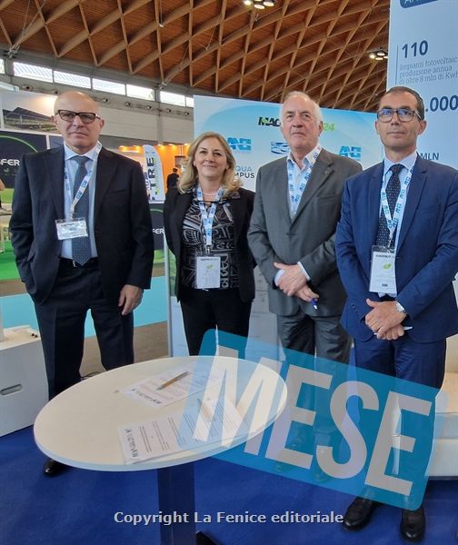 Foto_ConsorzioCER_-_Water_Way_Plastic_Free_-_Firma_Convenzione