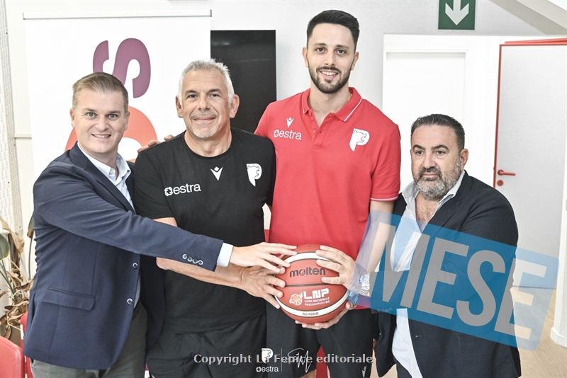 La grinta di Luca Campogrande al servizio di Estra Pistoia Basket: “Stiamo costruendo un gruppo solido”